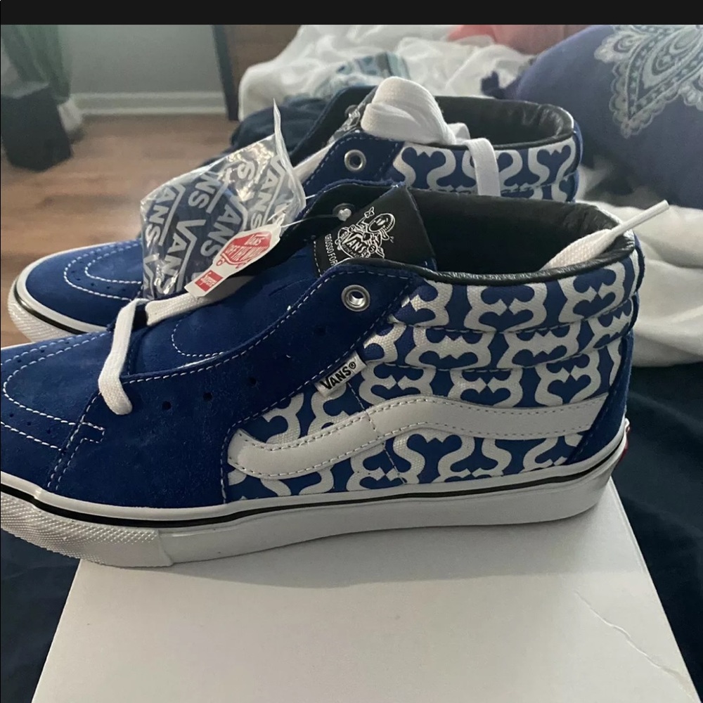 Vans x Supreme Grosso Mid Sneaker. New. With Box